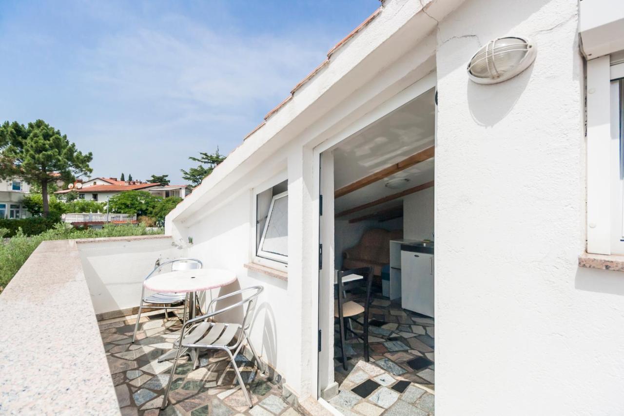 Apartments & Rooms Strcic Petra Krk Town Exterior foto