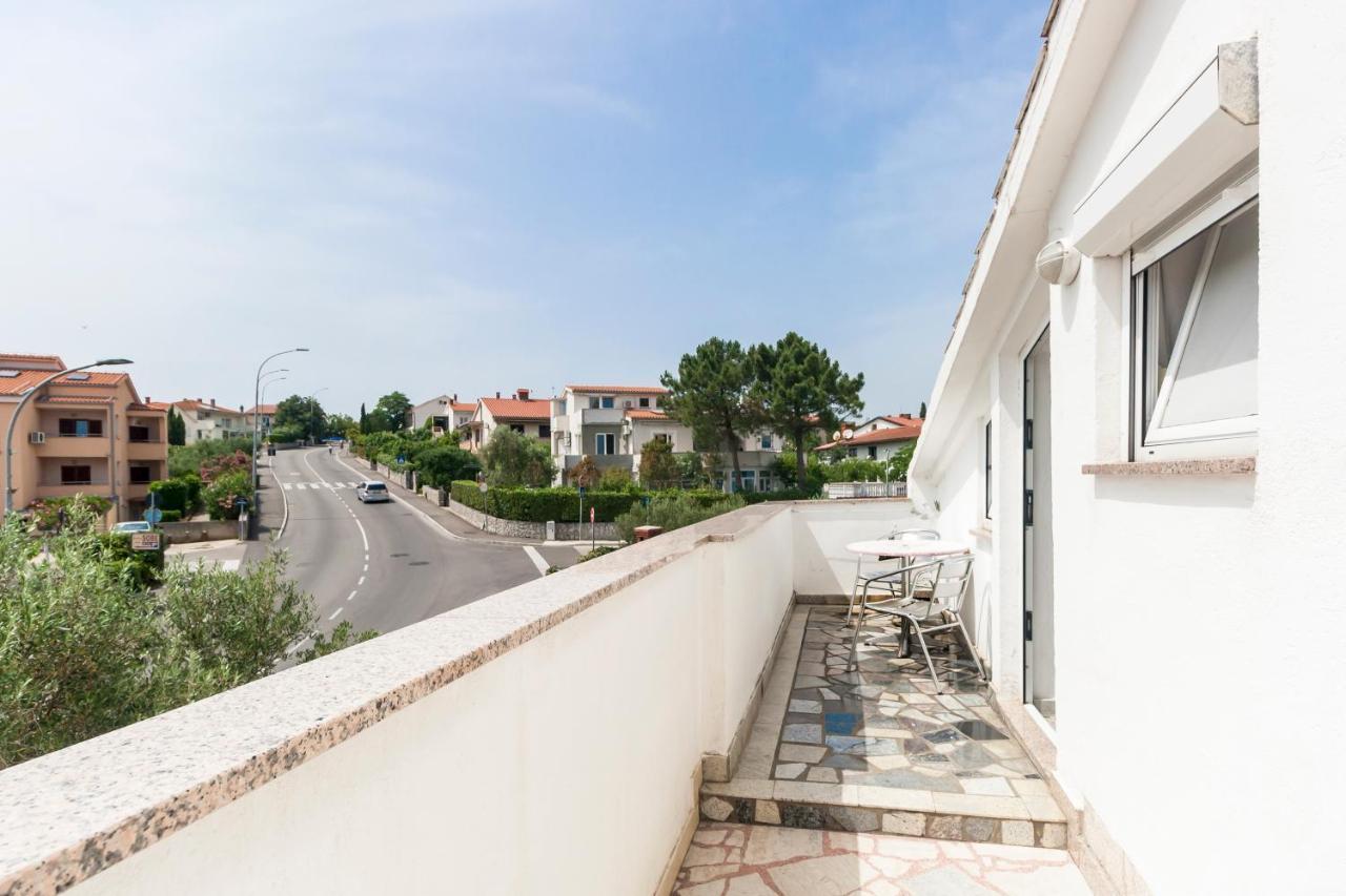 Apartments & Rooms Strcic Petra Krk Town Exterior foto