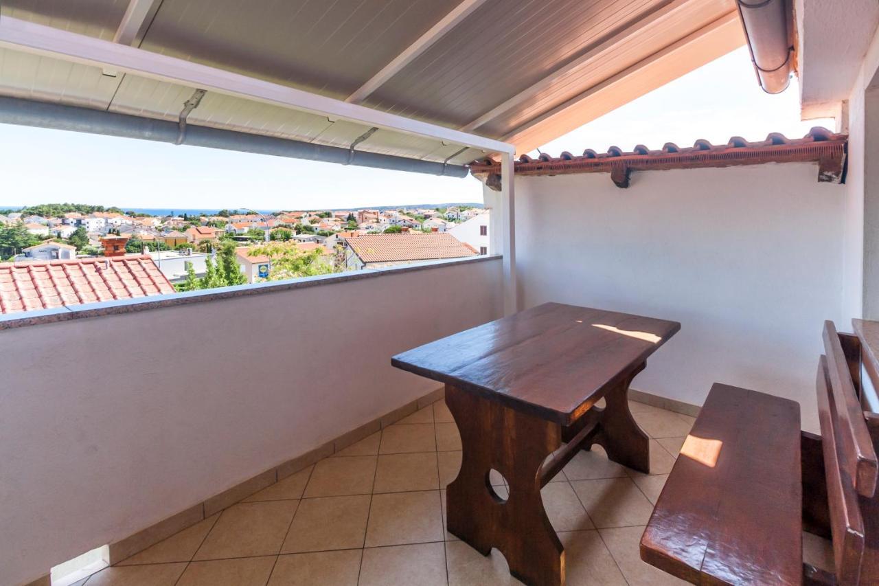Apartments & Rooms Strcic Petra Krk Town Exterior foto